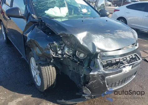 2014 Chevrolet Sonic Lt Manual z USA, uszkodzony, nr VIN 1G1JD6EH0E4159703